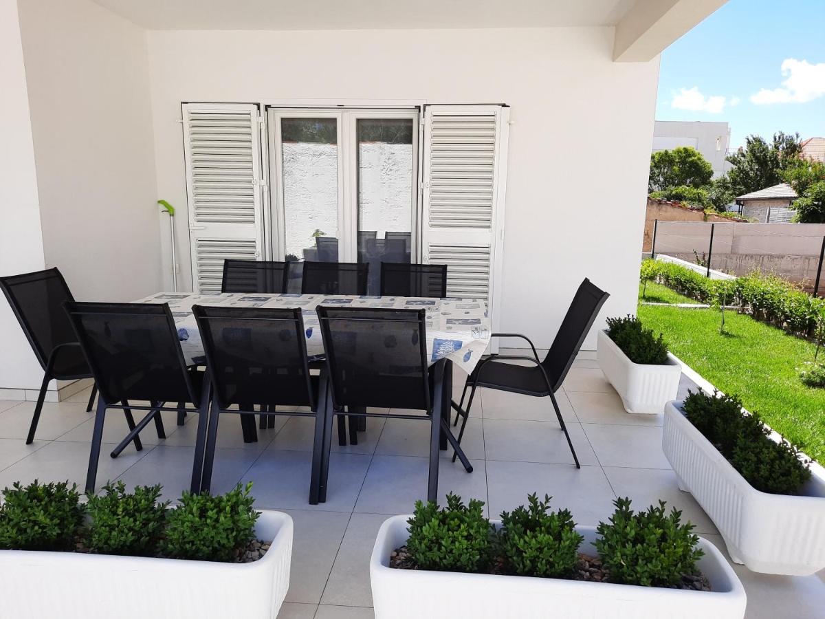 Holiday Home Bajlo Apartment With Three Bedrooms Zadar Ngoại thất bức ảnh