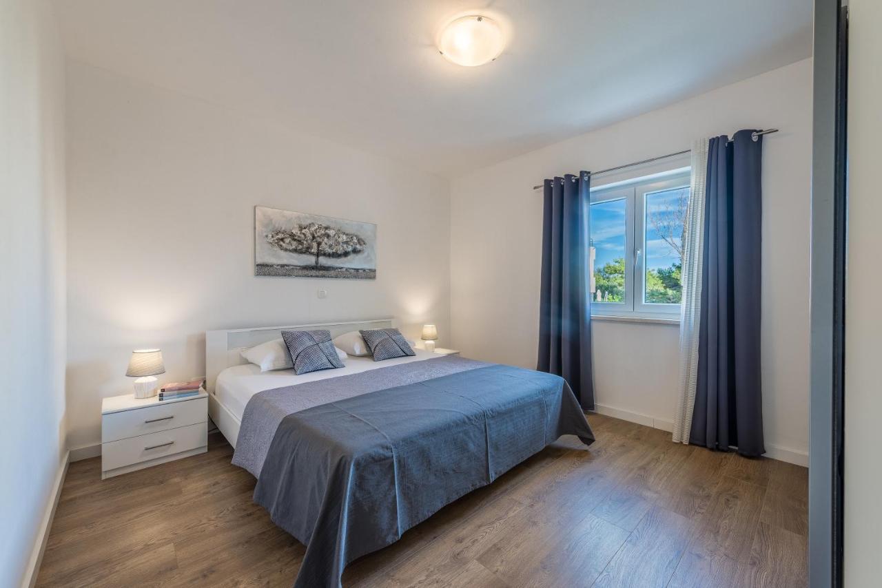 Holiday Home Bajlo Apartment With Three Bedrooms Zadar Ngoại thất bức ảnh