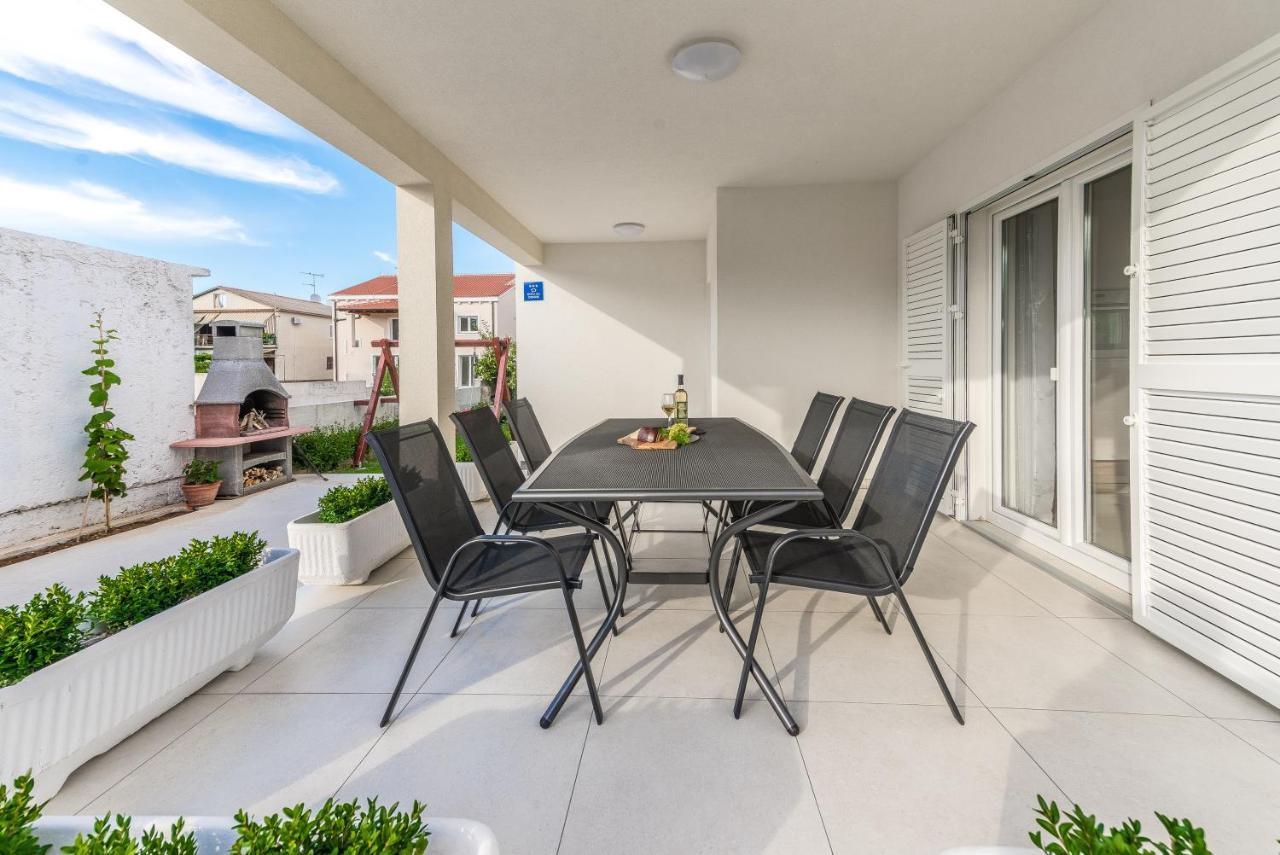 Holiday Home Bajlo Apartment With Three Bedrooms Zadar Ngoại thất bức ảnh