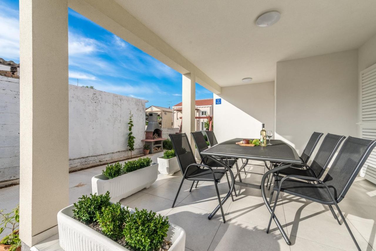 Holiday Home Bajlo Apartment With Three Bedrooms Zadar Ngoại thất bức ảnh