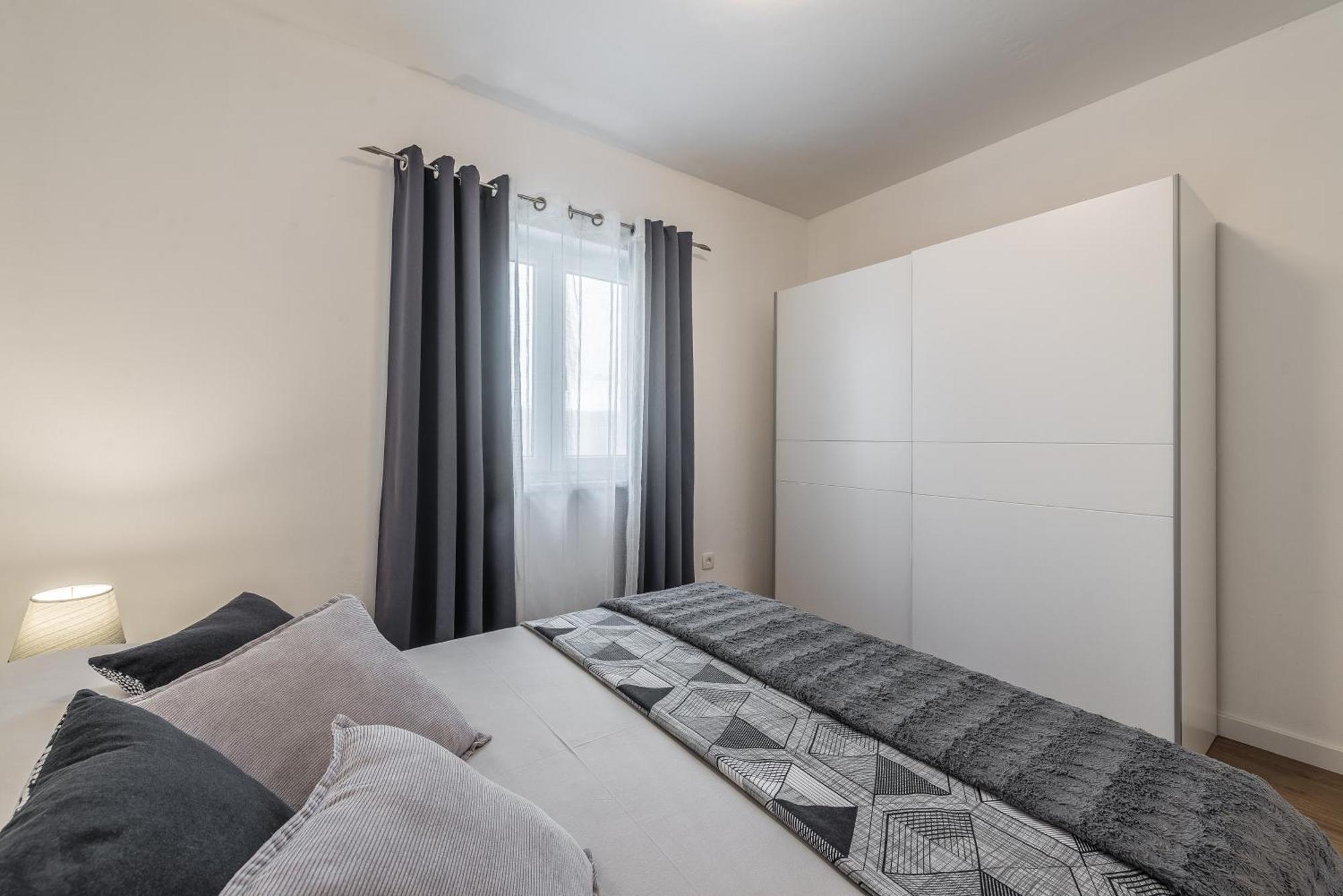 Holiday Home Bajlo Apartment With Three Bedrooms Zadar Ngoại thất bức ảnh