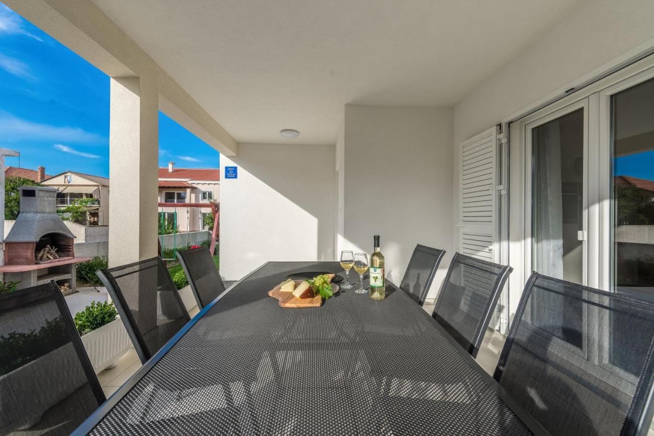 Holiday Home Bajlo Apartment With Three Bedrooms Zadar Ngoại thất bức ảnh